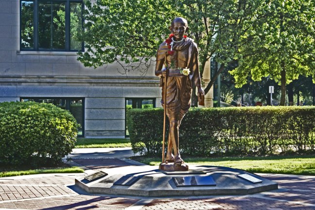 20150501_gandhi_900x600