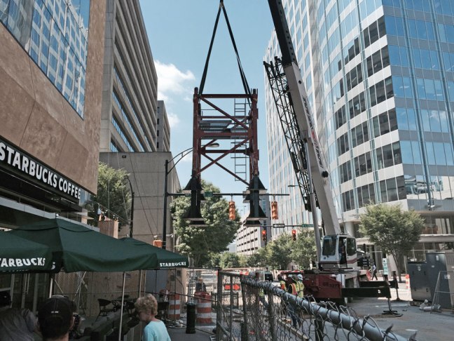 20150509_crane_at_starbucks_900x600